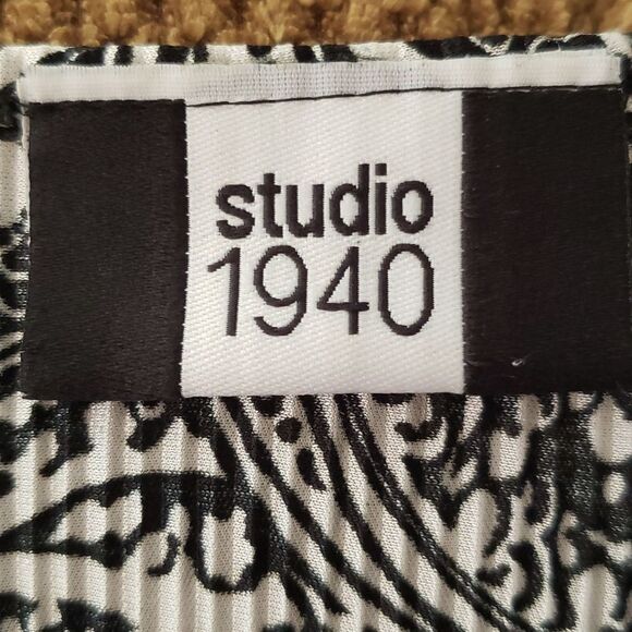 Very Nice Studio 1940 Flowy Paisley Top w/ Black Front Underlay Sz 2X - Picture 5 of 5